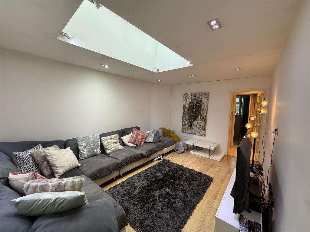 Property photo 3 of 12 Img_9916.Jpg