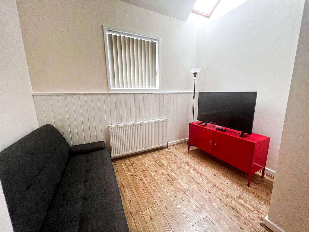 Property photo 3 of 8 Image