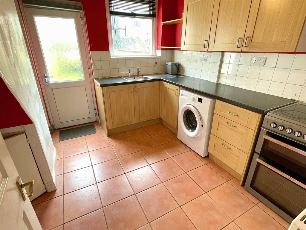 Property photo 3 of 13 Kitchen