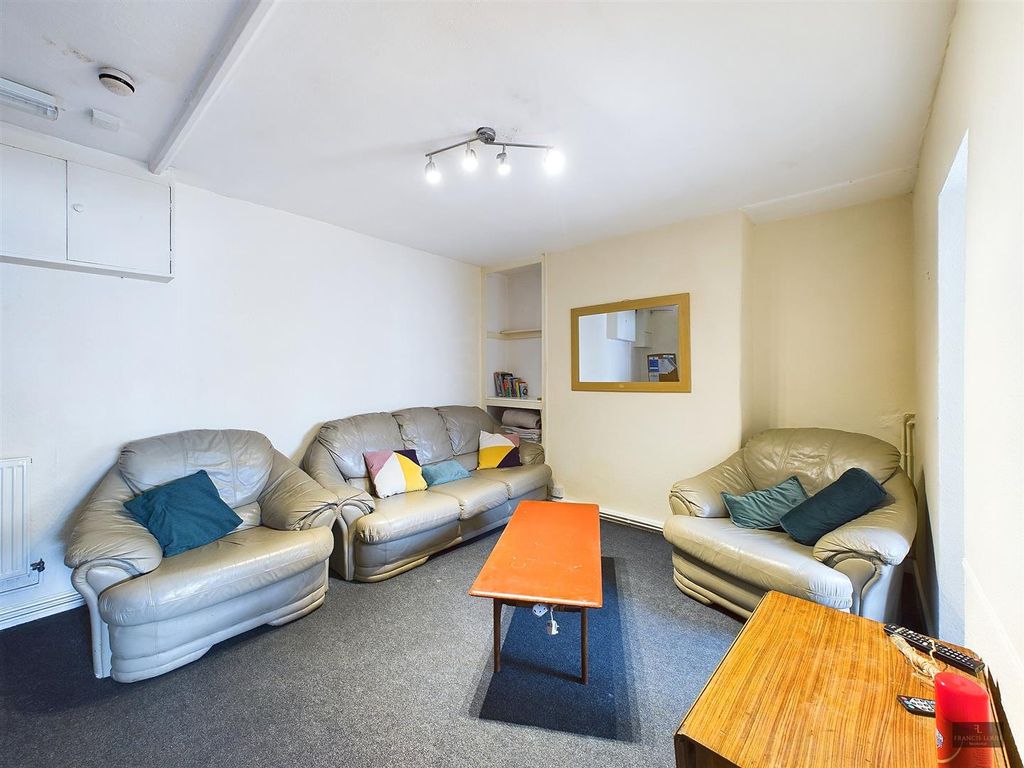 Property photo 3 of 17 Cam02887G0-Pr0266-Still005.Jpg