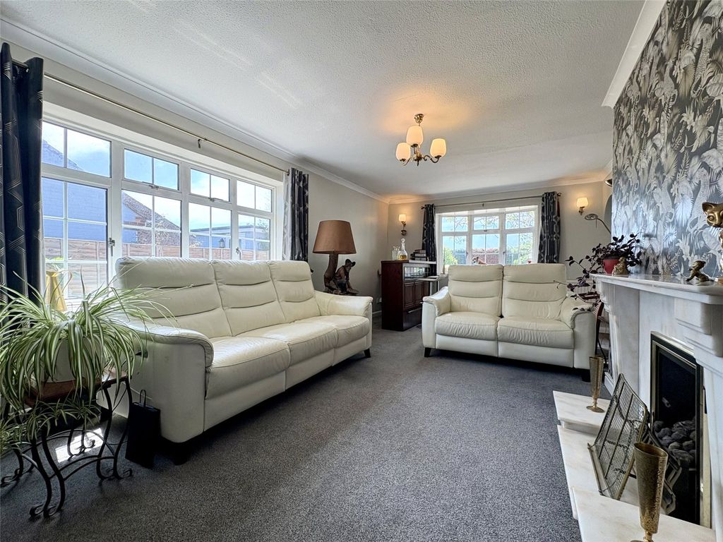 Property photo 2 of 16 Sitting Room