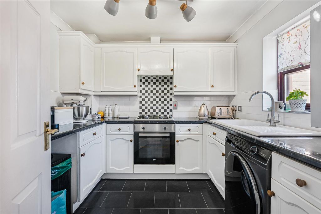 Property photo 3 of 15 5_88889.Jpg