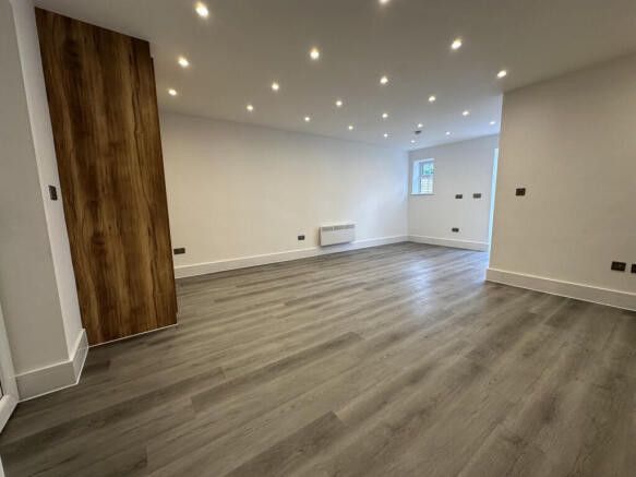 Property photo 1 of 2