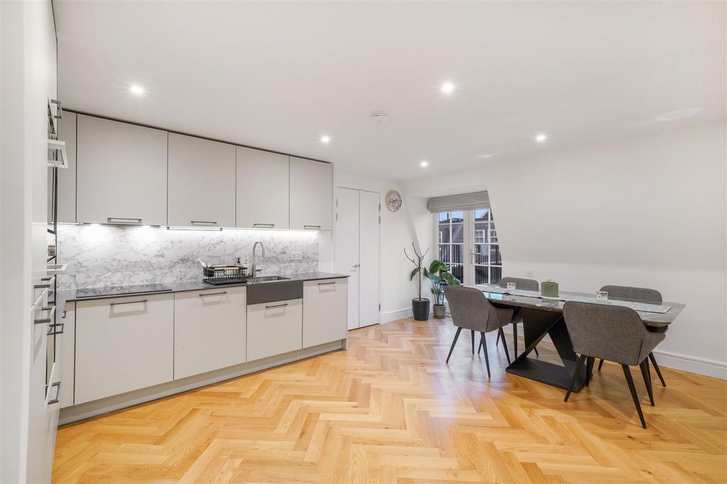 Property photo 1 of 18 23 Garland Court, Lisgar Terrace - S0Jj2Nxr5A4Ollt