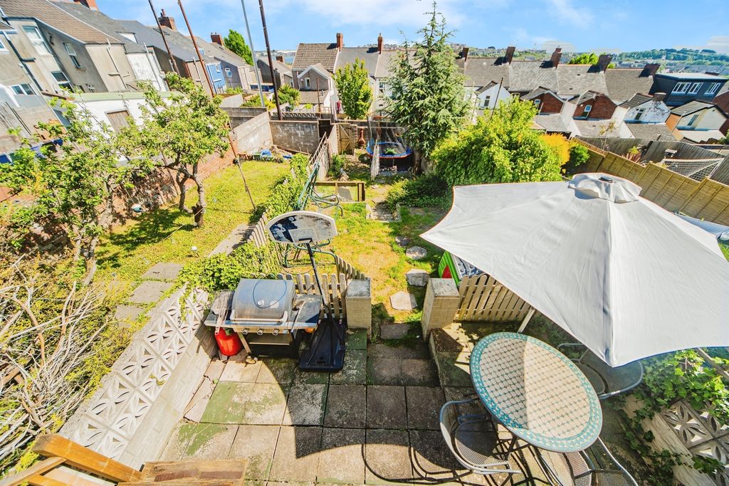 Property photo 3 of 17