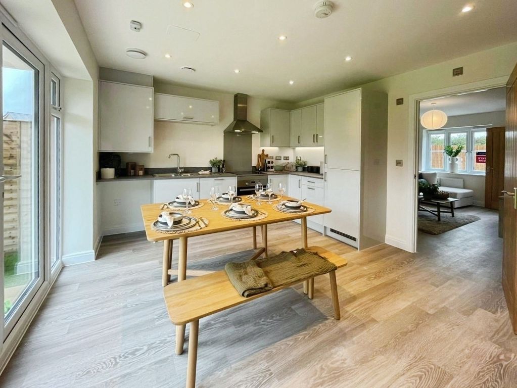 Property photo 2 of 11 Pbox-Kitchen-346680.Jpg