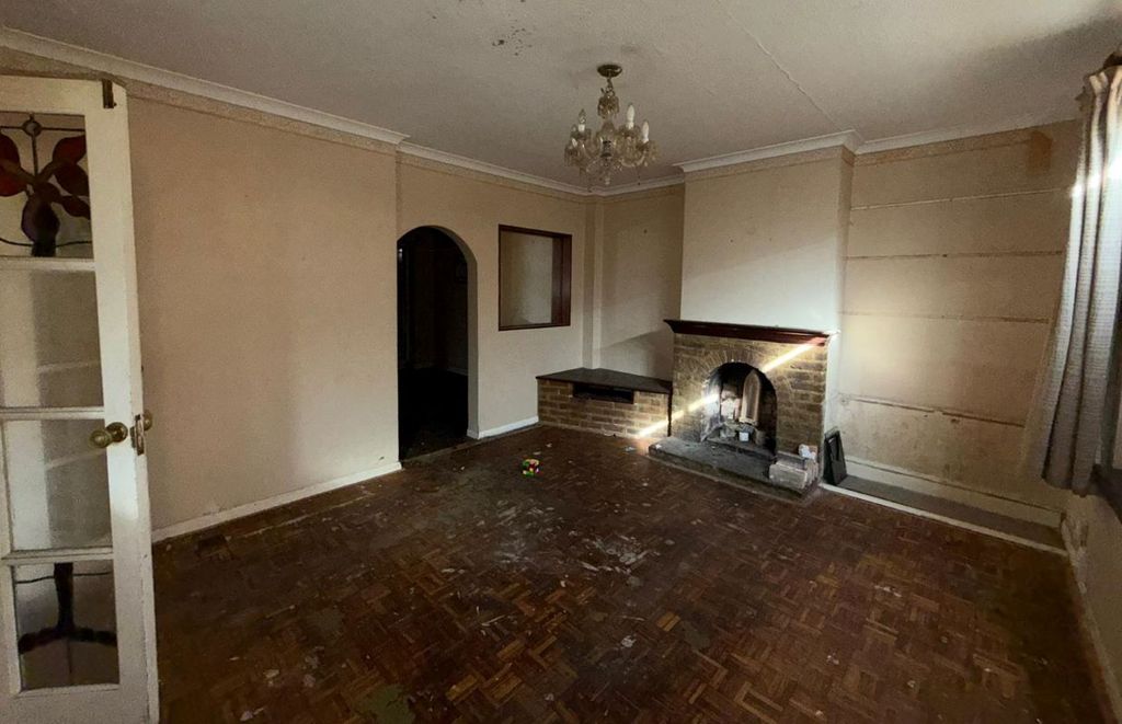 Property photo 2 of 12