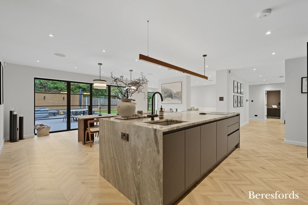 Property photo 3 of 35 Picture No. 29