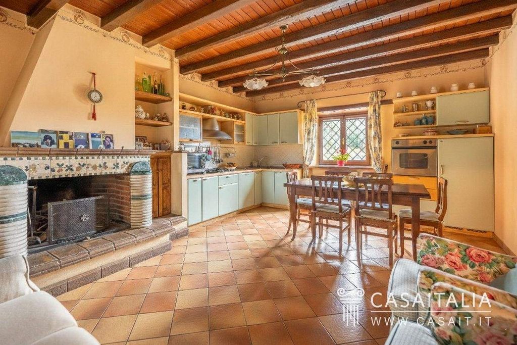 Property photo 2 of 30