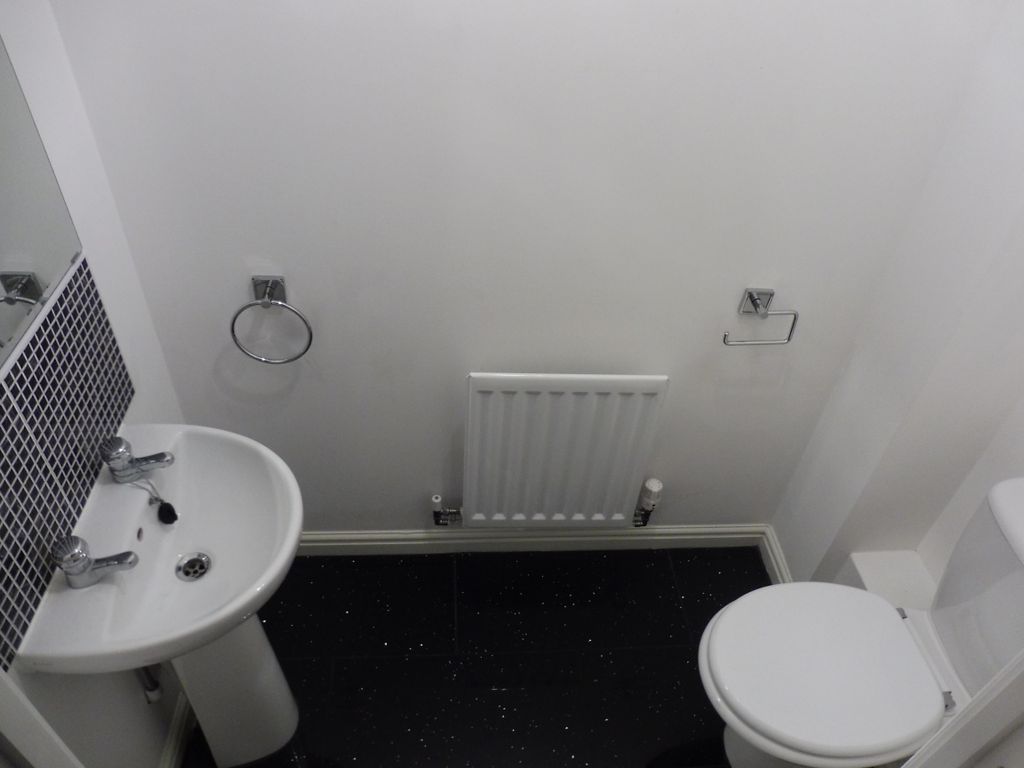 Property photo 3 of 7 Cloakroom/wc