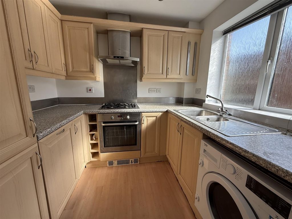 Property photo 2 of 25