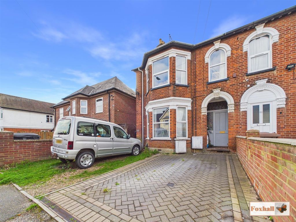 Property photo 1 of 15 Front Garden