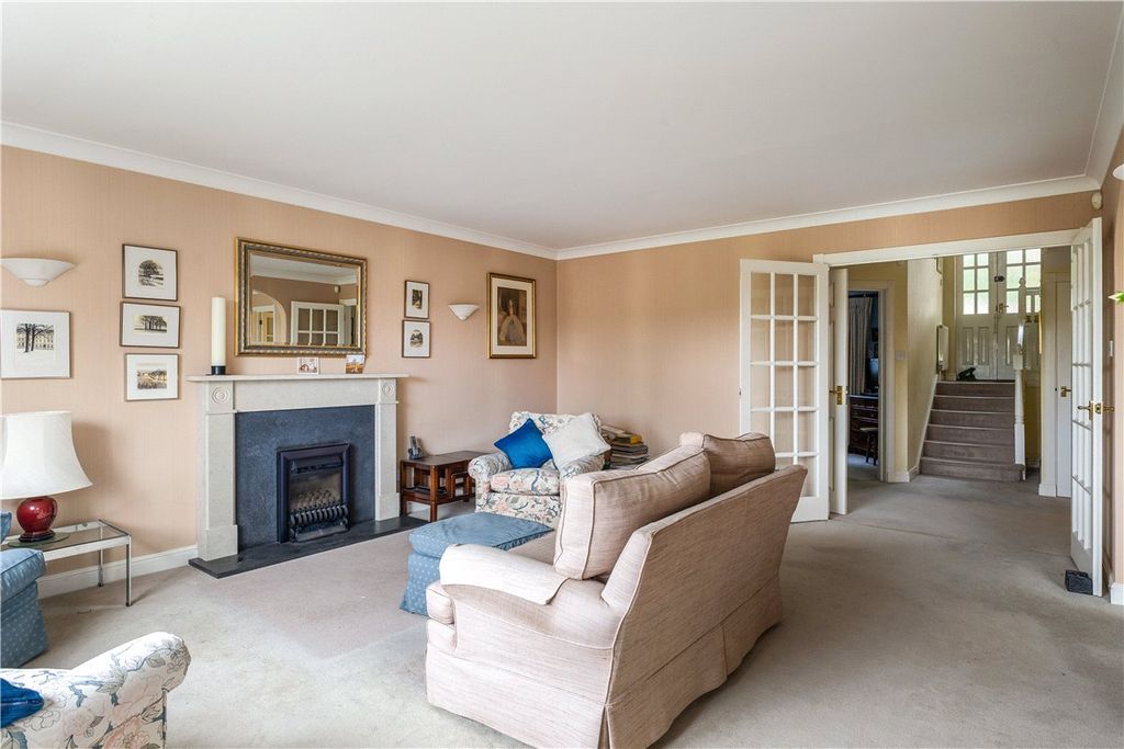 Property photo 2 of 22 Sitting Room