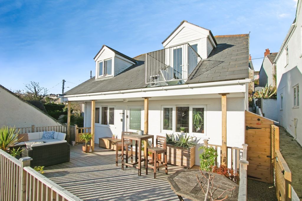 Property photo 2 of 18 Photo