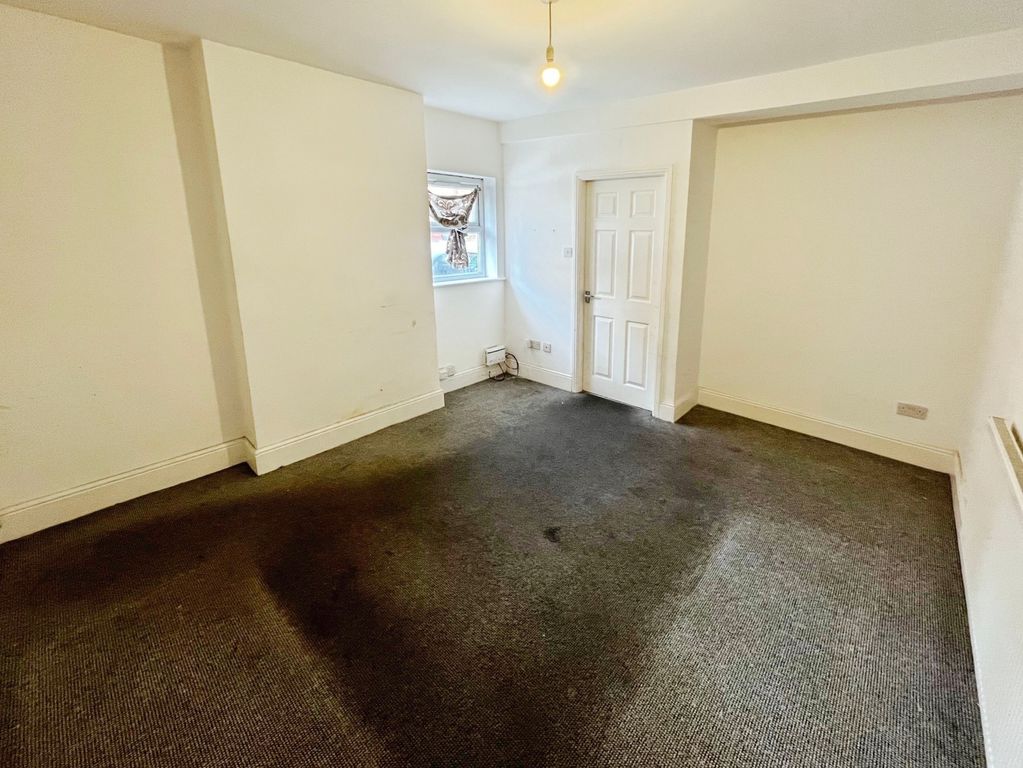 Property photo 2 of 9 Lounge