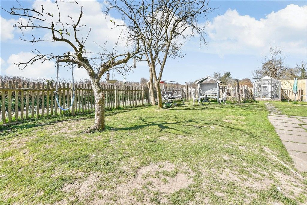 Property photo 2 of 12 Front Garden