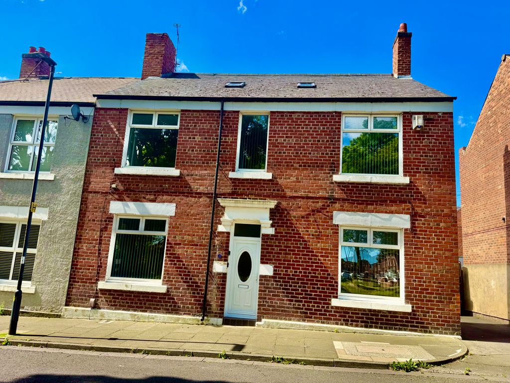 Property photo 2 of 21