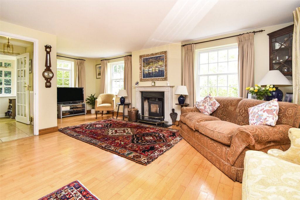 Property photo 2 of 19 Picture No. 24