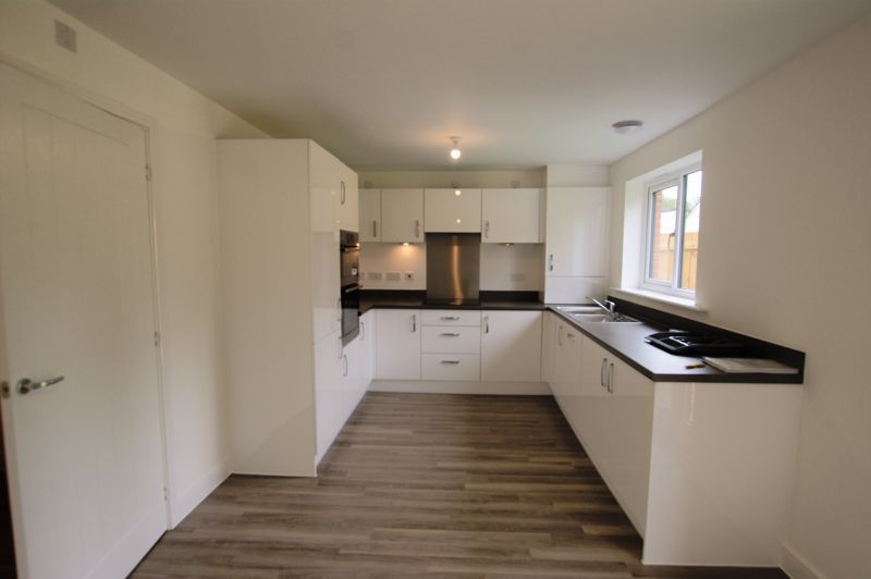 Property photo 2 of 17 Photo 9