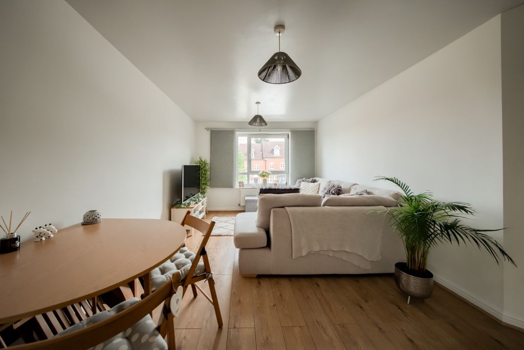 Property photo 3 of 14 Xt5A8030-Hdr(3)
