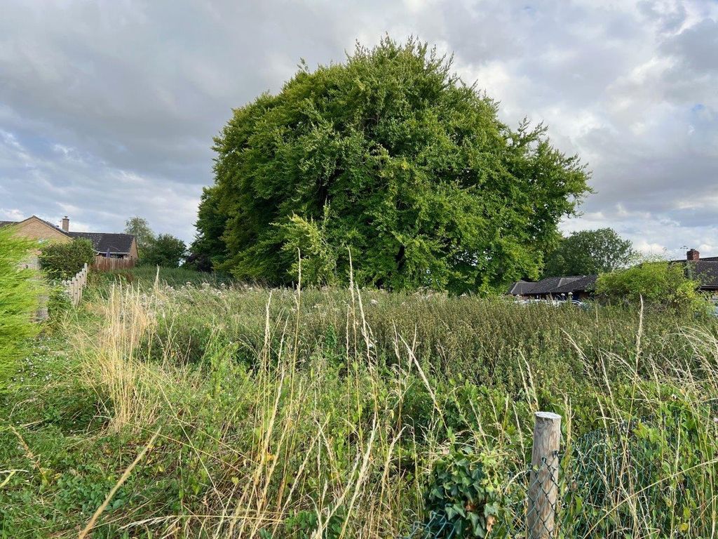 Property photo 1 of 2