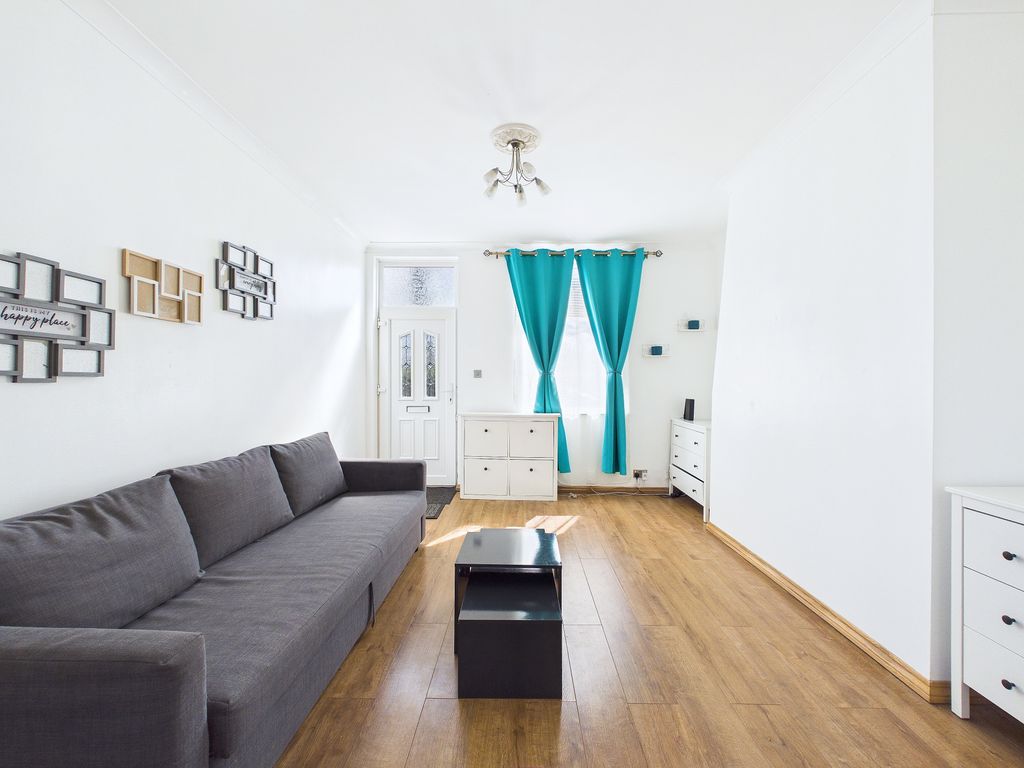 Property photo 3 of 28