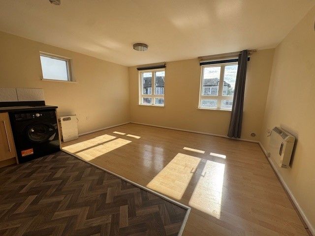 Property photo 3 of 6 Living Room