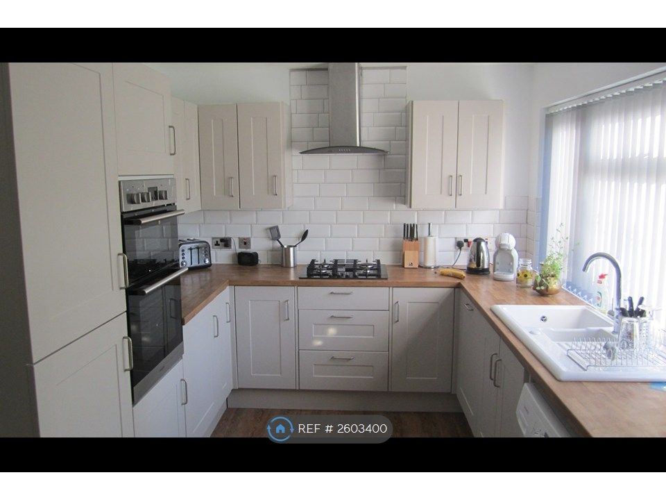 Property photo 2 of 12 Kitchen