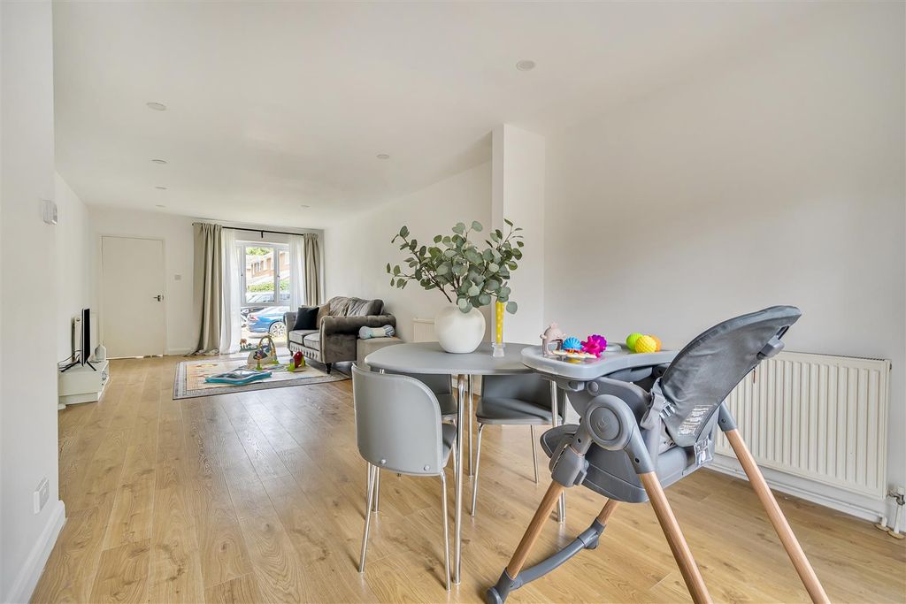 Property photo 2 of 14 Dining Area