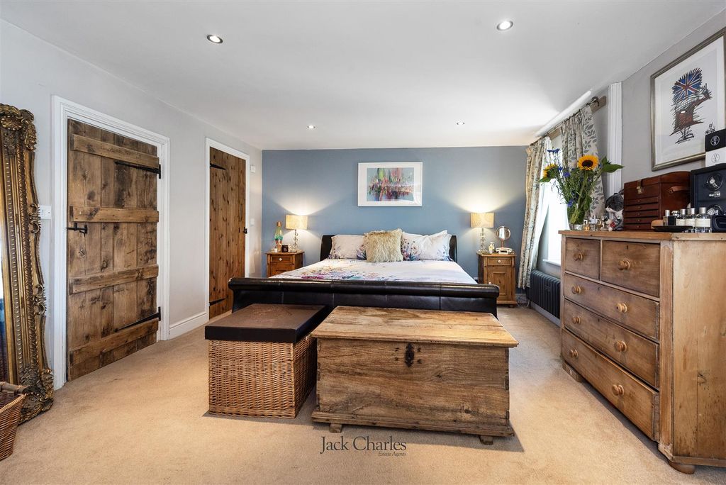 Property photo 3 of 25 4 Bank Farm Cottages, Tn11 0Pb  013.Jpg