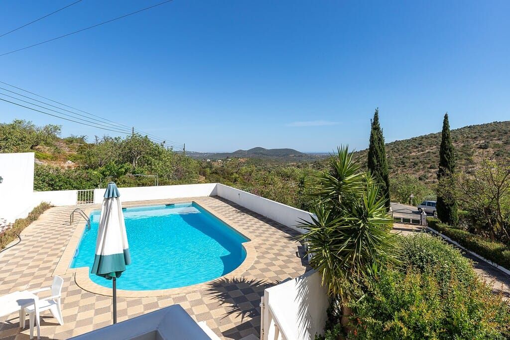 Property photo 3 of 26 Algarve Villa Ptlouv376 3