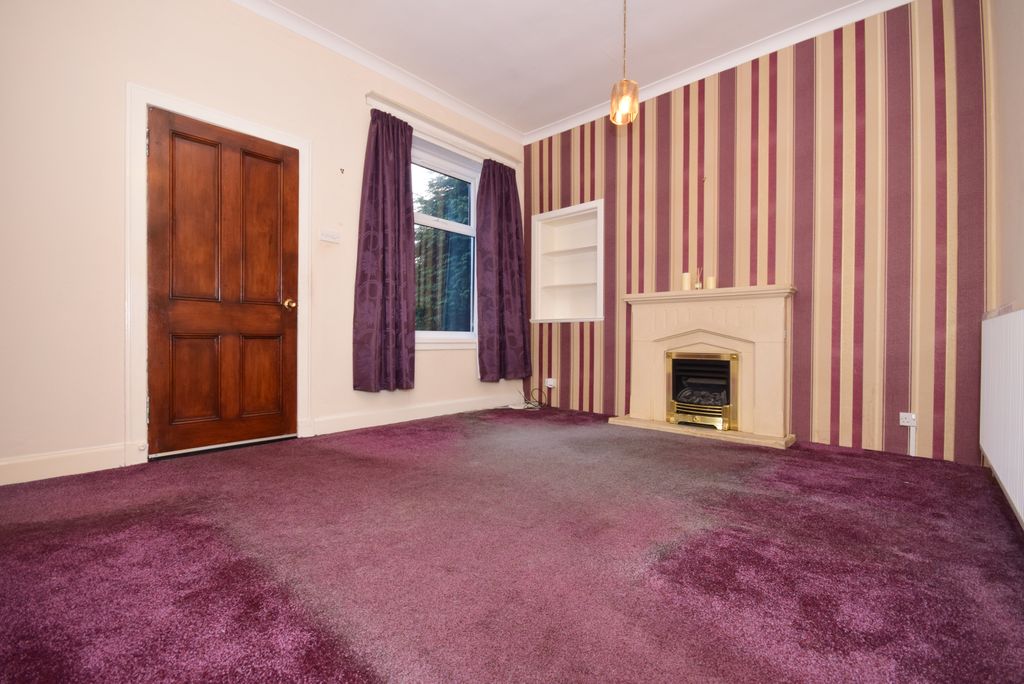 Property photo 2 of 15 Lounge