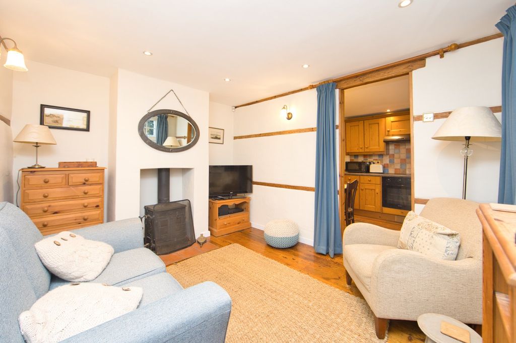 Property photo 2 of 11 Picture 2