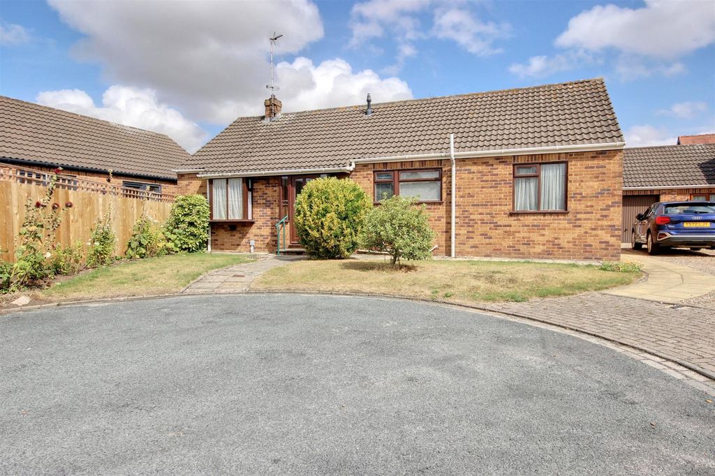 Property photo 1 of 18