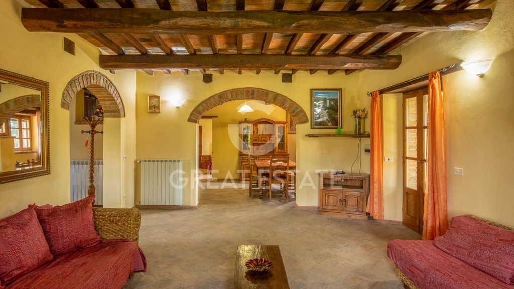 Property photo 2 of 47 Interiors