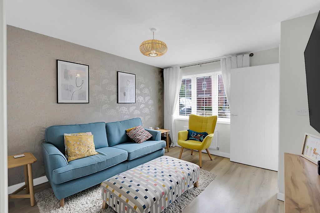 Property photo 2 of 22 4349022