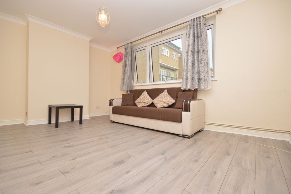 Property photo 1 of 11 2 Double Bedroom Flat To Rent