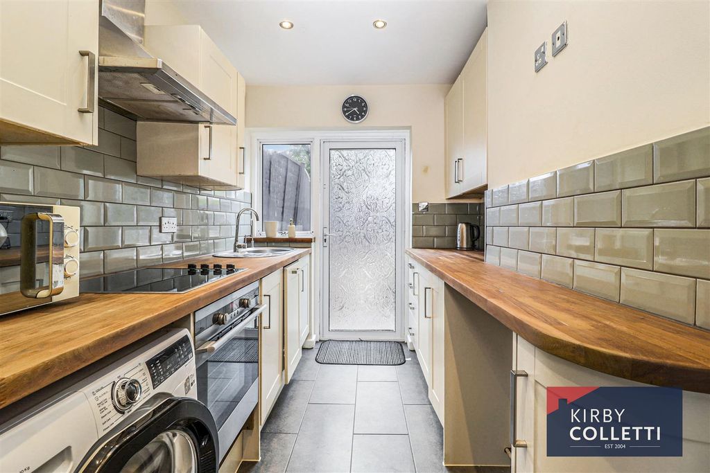 Property photo 2 of 22 Kitchen