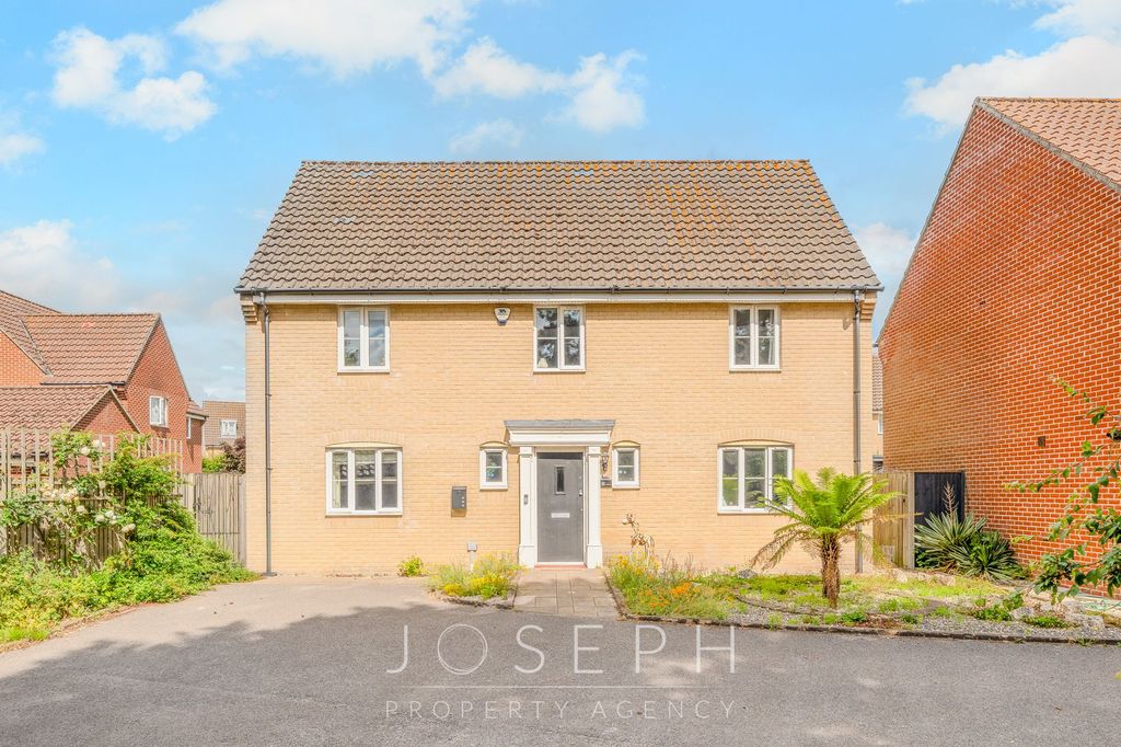 Property photo 1 of 24