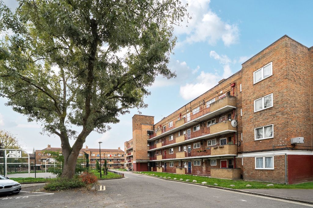 Property photo 2 of 17 Exterior