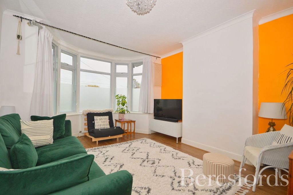 Property photo 1 of 19 Picture No. 04