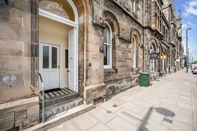 Property photo 1 of 32