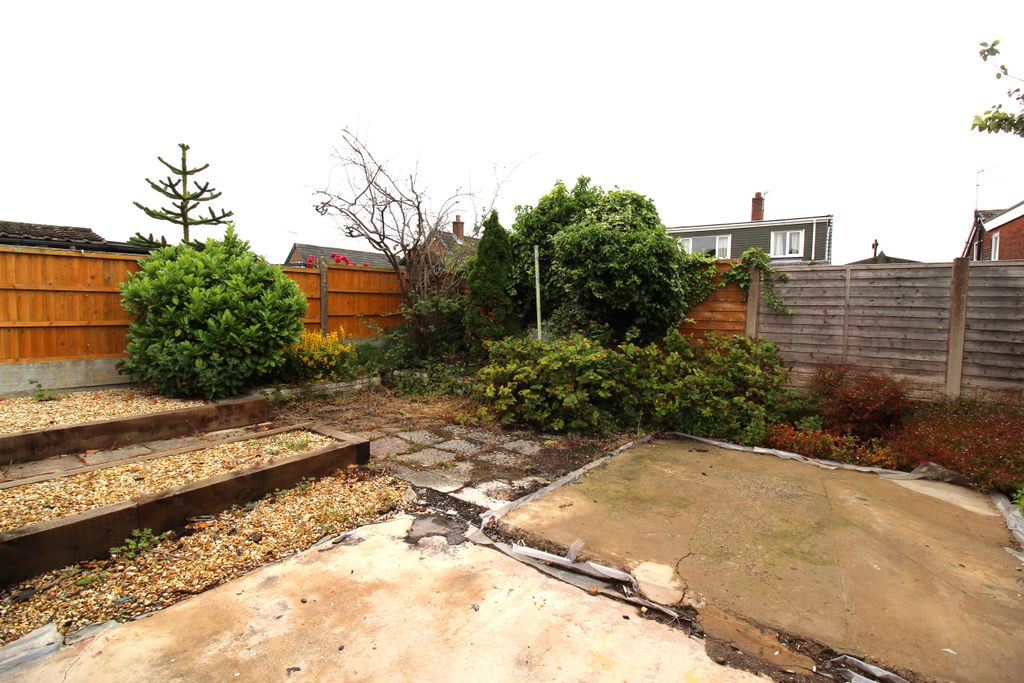 Property photo 2 of 17 Rear Garden