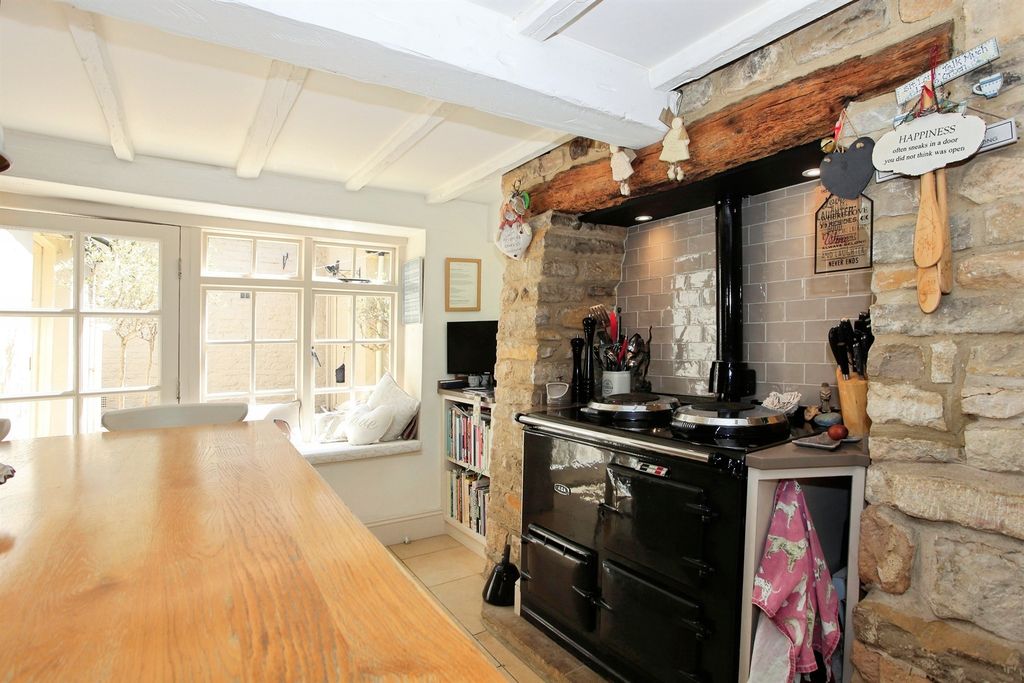 Property photo 2 of 19