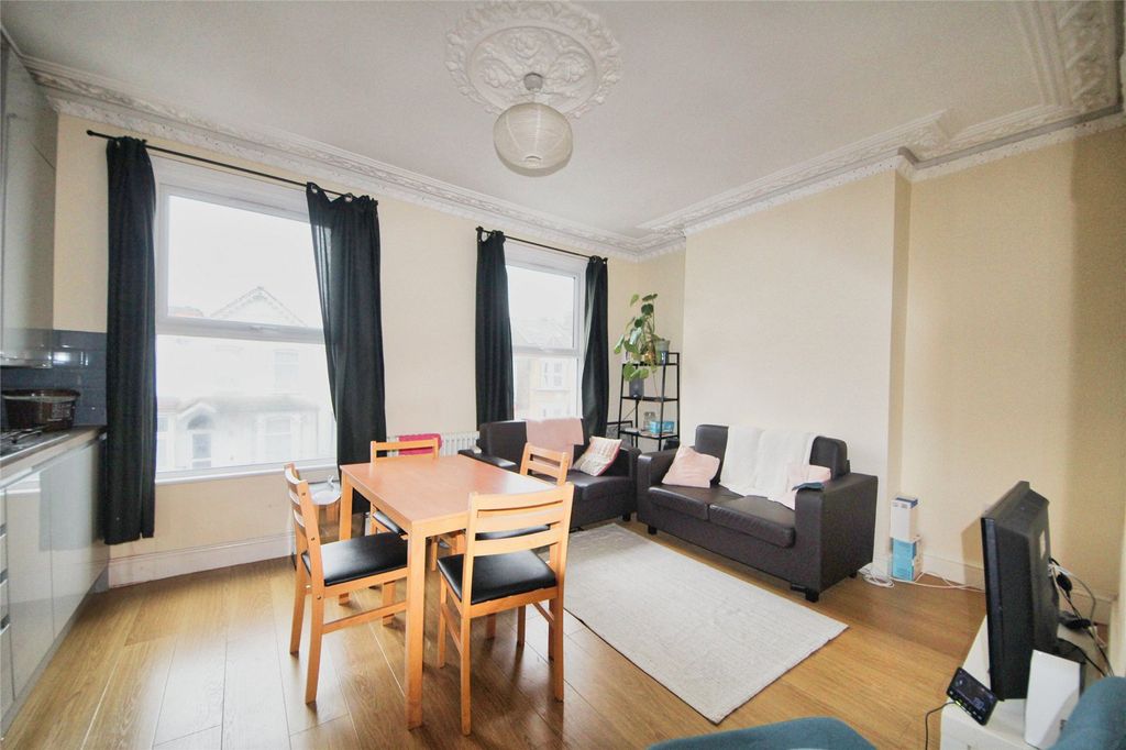 Property photo 2 of 7 Picture No. 01