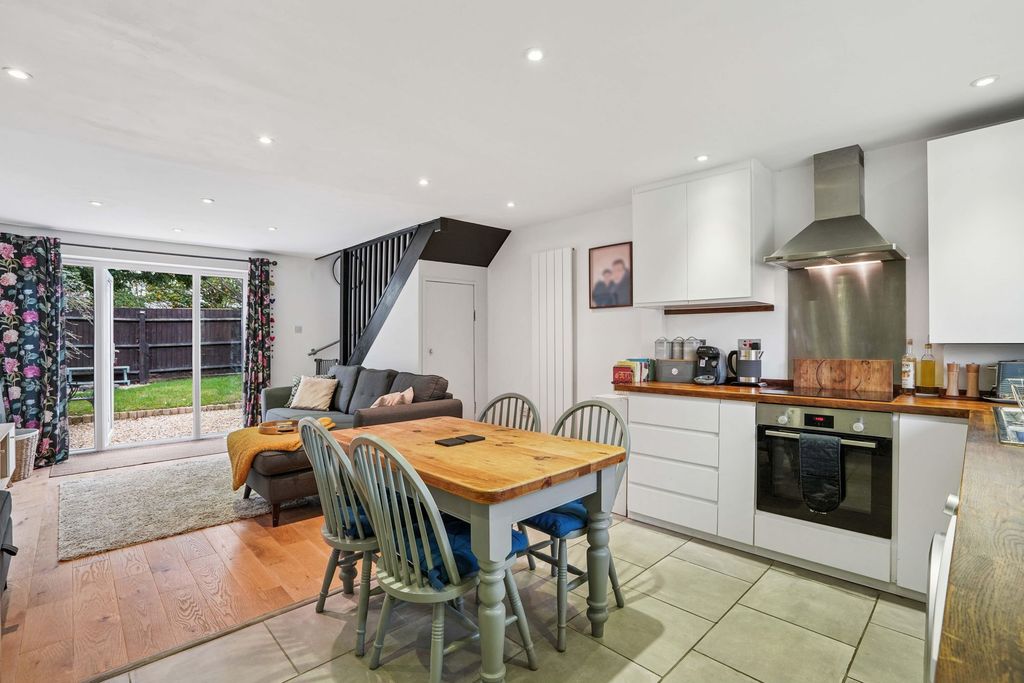 Property photo 2 of 12 Kitchen/Reception