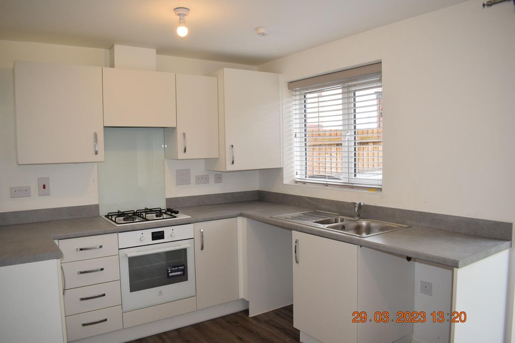 Property photo 2 of 14 Kitchen
