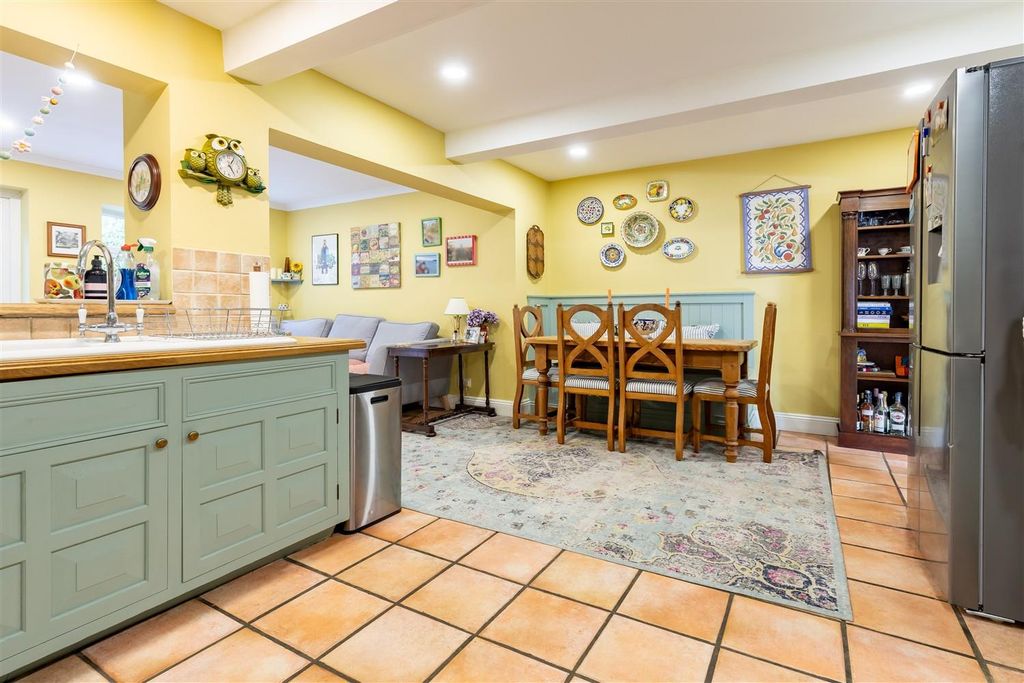 Property photo 3 of 25 Eb9A7191-Hdr.Jpg