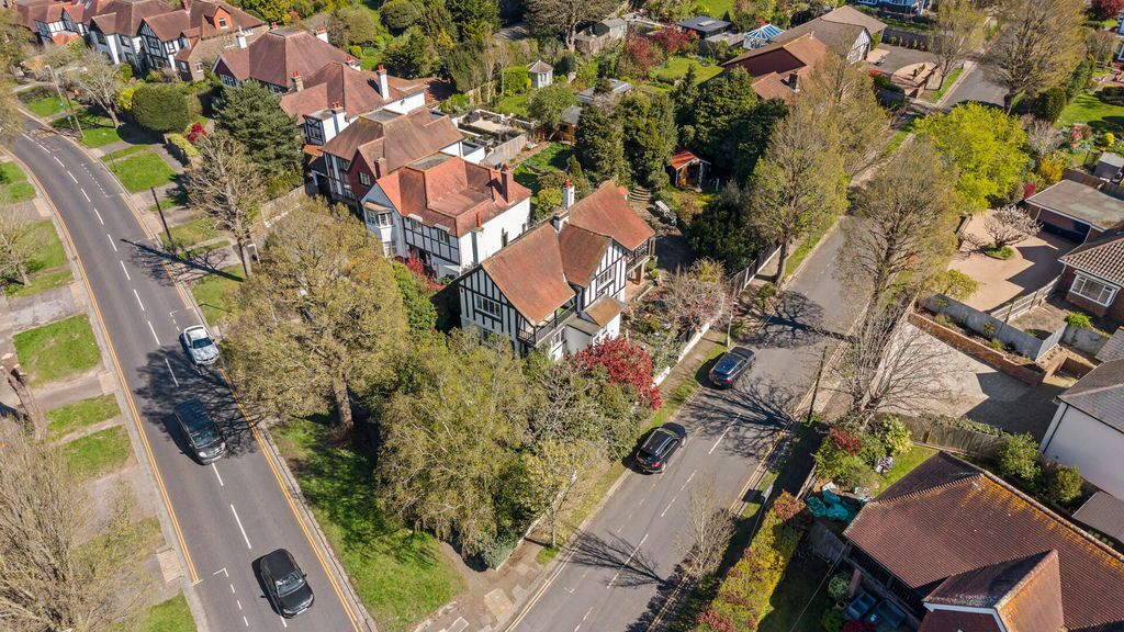 Property photo 1 of 22 Front (Exterior)