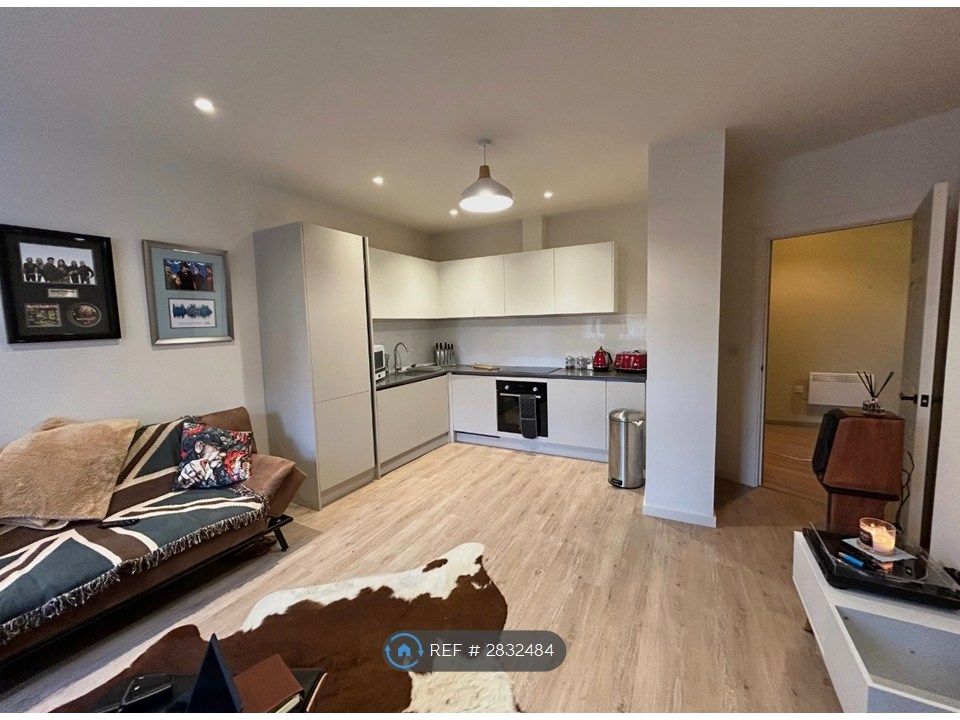 Property photo 3 of 9 Living Room